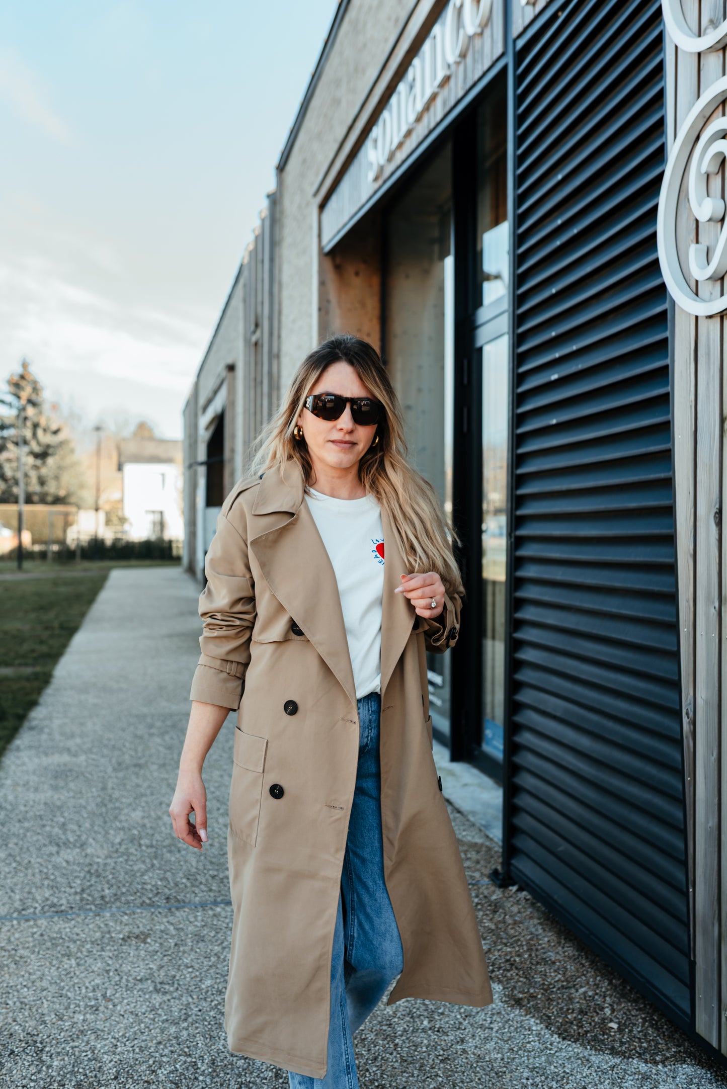 TRENCH TESS