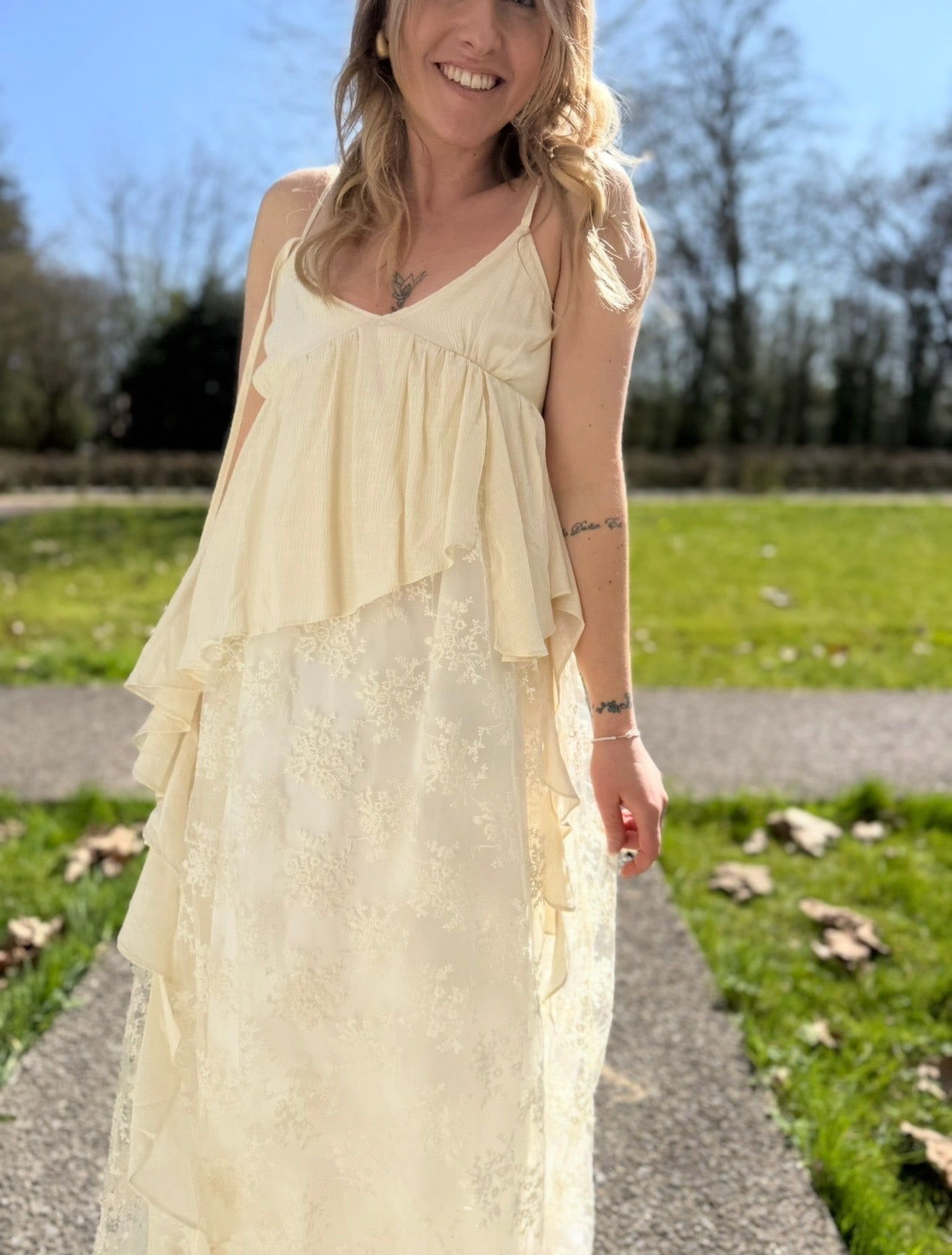 ROBE LONGUE DENTELLE