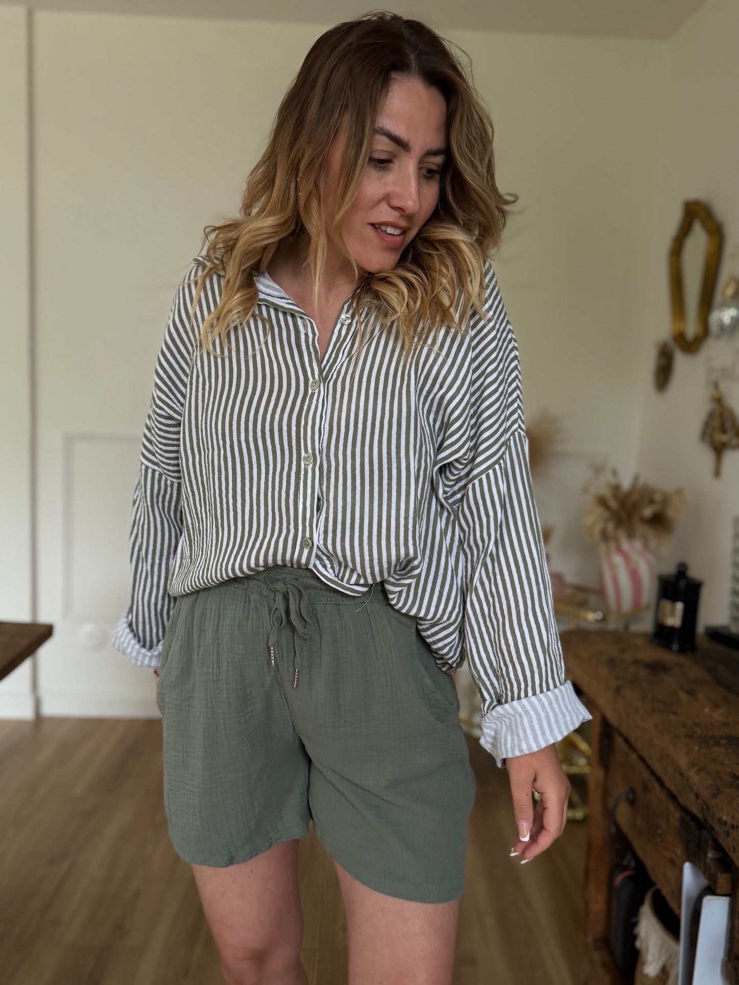 SHORT EN GAZ DE COTON - KAKI