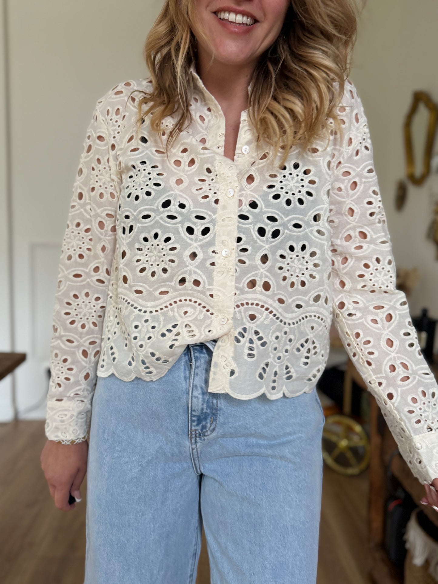 SALY BEIGE - CHEMISIER BRODEE