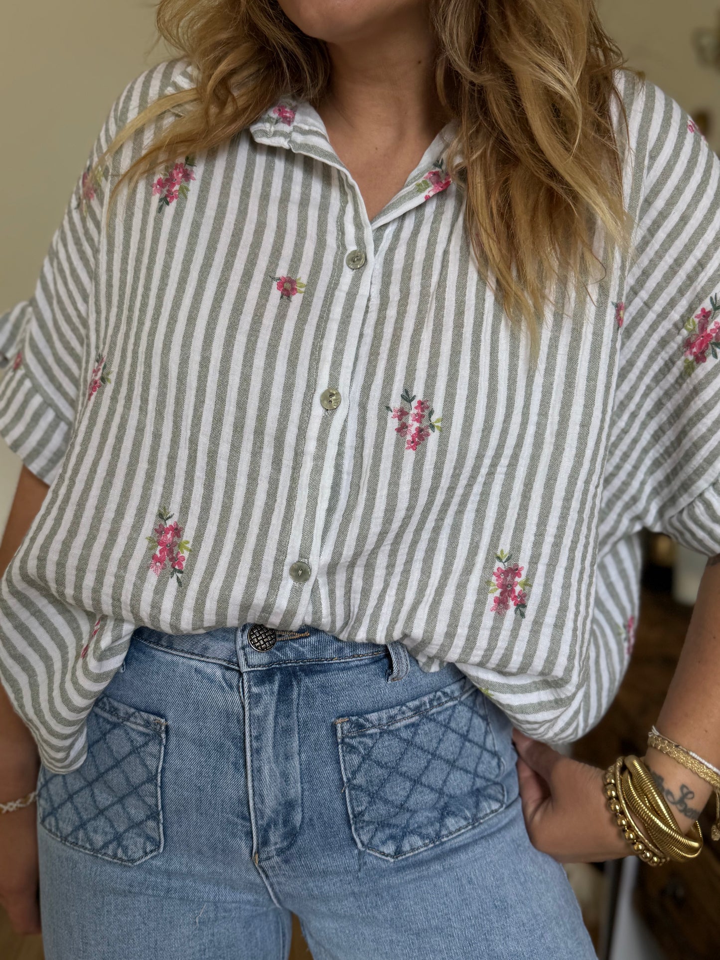 CHEMISE RAYE KAKI A FLEURS